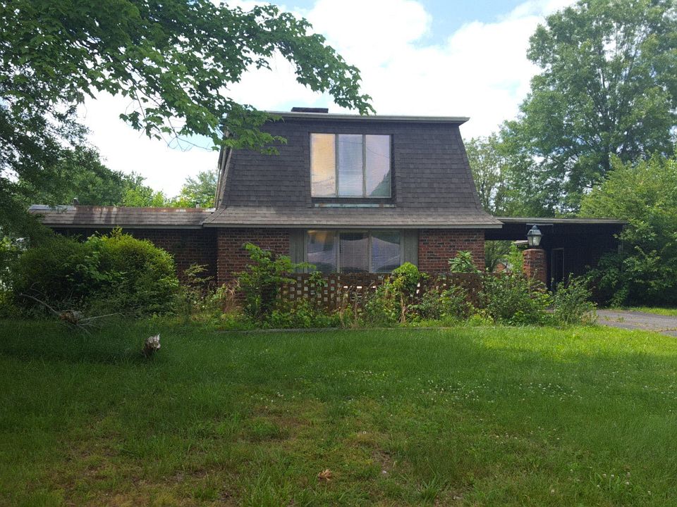1st image of 1704 Parklane Dr