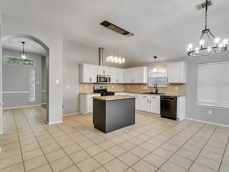 3417 Cypress Village Dr — Photo 11