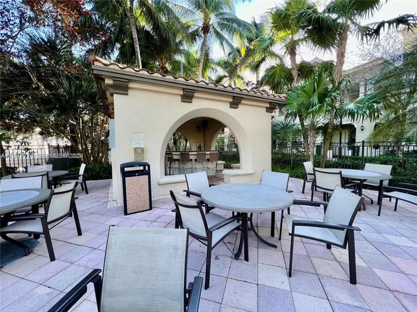 12490 NW 33rd St, Fort Lauderdale, FL 33323