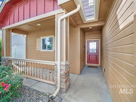 2nd image of 1111 Paintbrush Ave