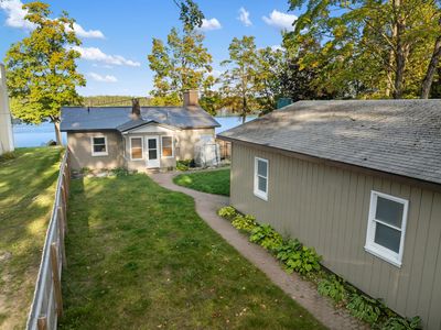 4852 Hiawatha Dr, Cheboygan, MI, 49721
