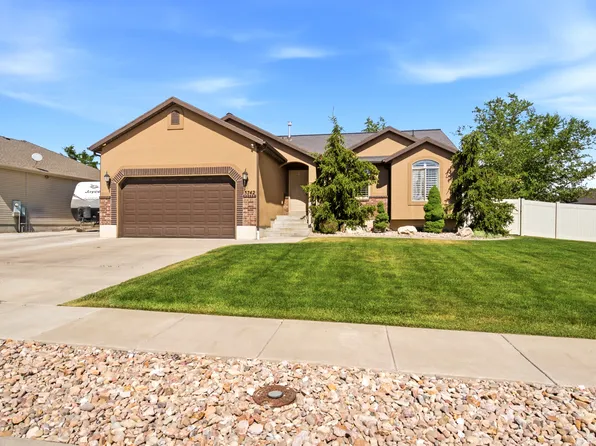 5742 S 4525 W, Hooper, UT 84401