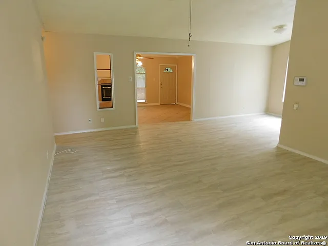 4 bed, 2.0 bath, 2136 sqft, $1,700 — Photo 3