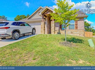 1213 SW 3rd Ave, Gentry, AR 72734