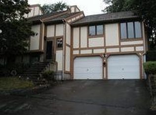 364 Berwick Ln, W Haven, CT 06516