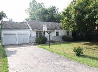 2216 S Holland Ave, Springfield, MO 65807