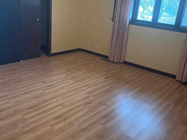 2136 Cedar Ave — Photo 10