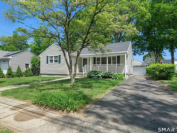 3rd image of 140 Spring Street
