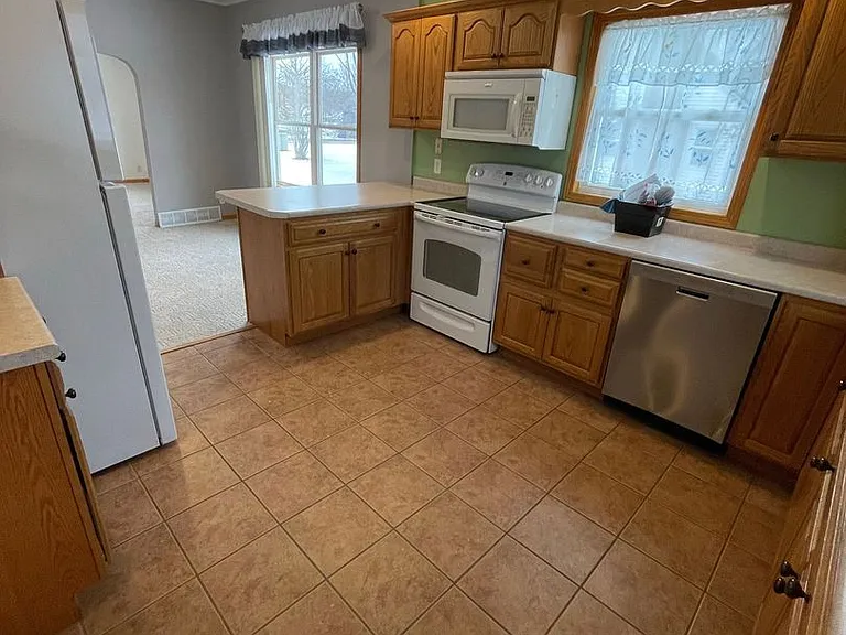 401 E Front St — Photo 2