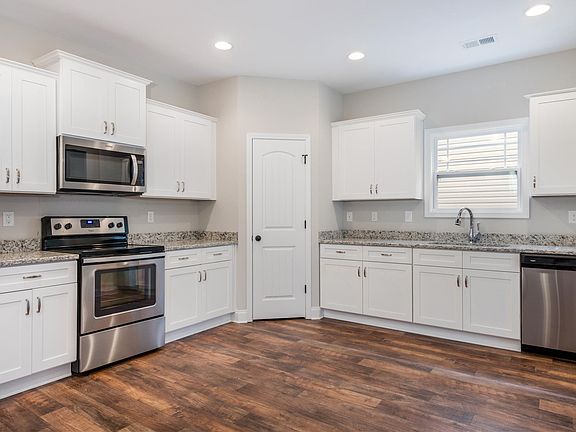 4th image of 220 Eastwoods Section #5