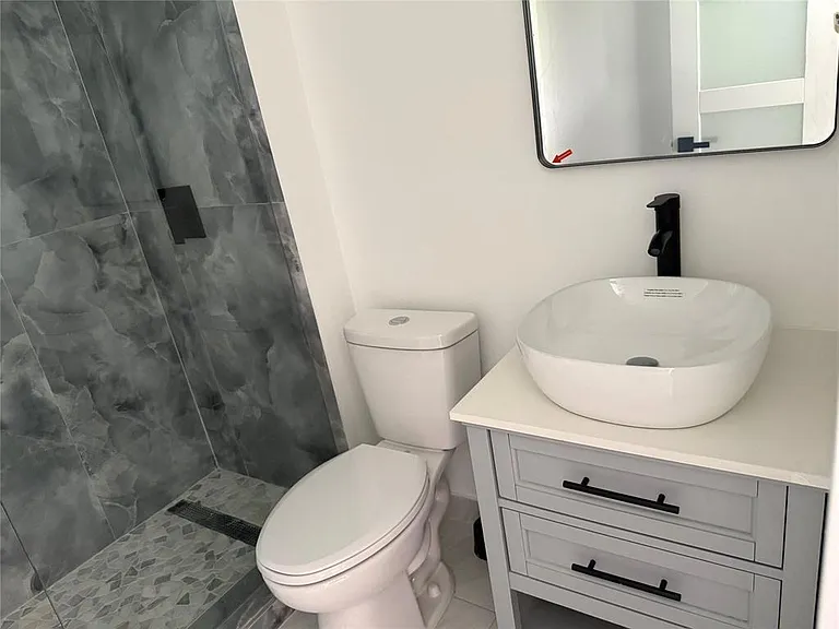 112 Royal Park Dr #4B — Photo 6