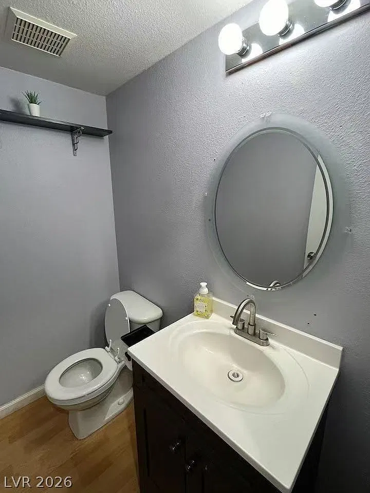 3 bed, 2.5 bath, 1220 sqft, $1,800 — Photo 4