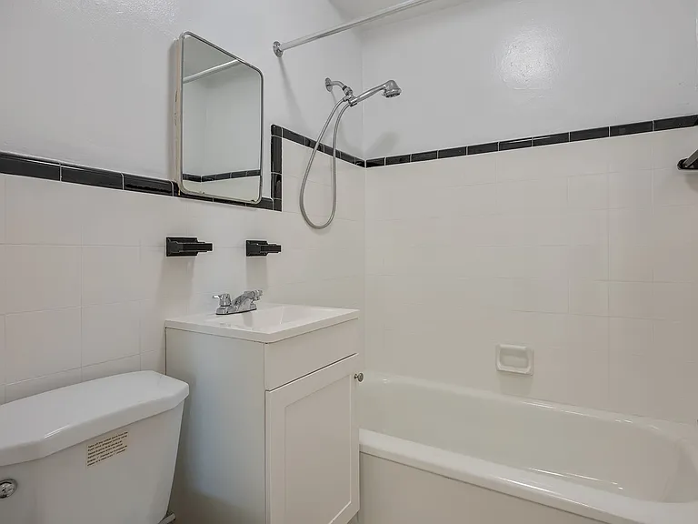 2890 Saint Clair Ave E — Photo 21