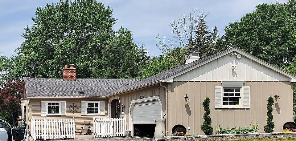 Front of House Tan & White 