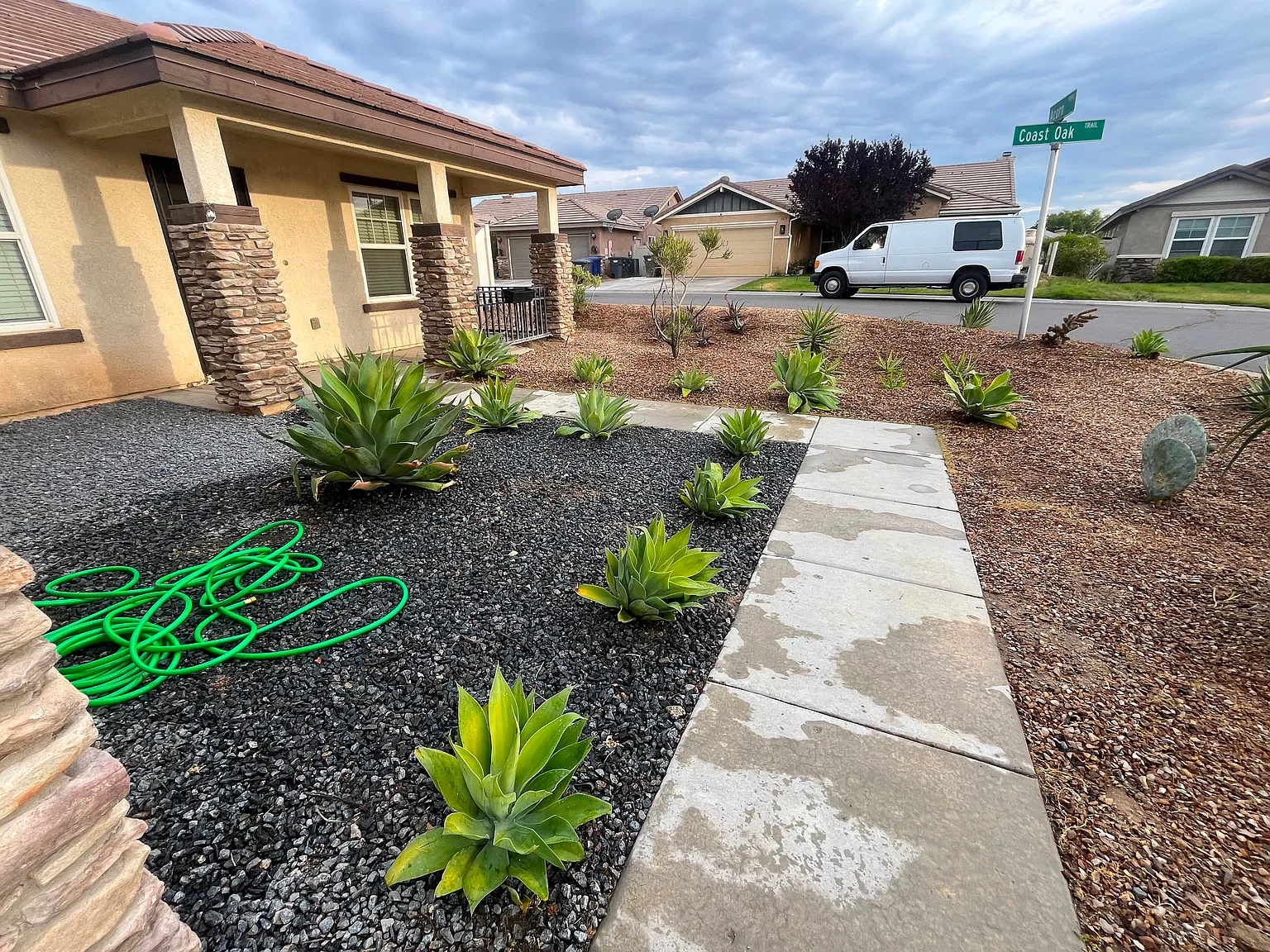 4 bed, 2000 sqft, $2,695 — Photo 3