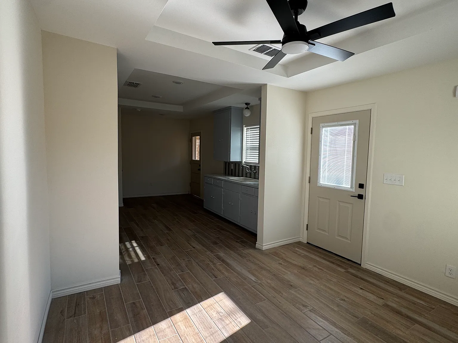 1803 Gustavus St — Photo 2