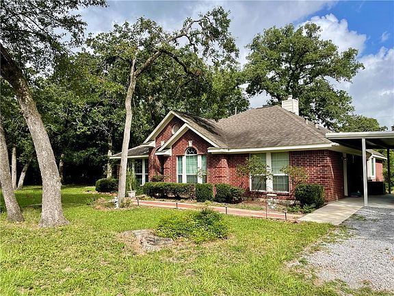 3rd image of 20 Catalina Ln