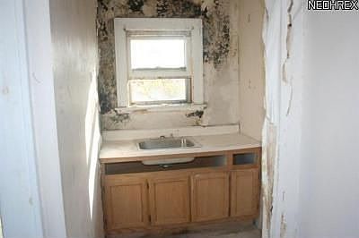4th image of 11408 Continental Ave