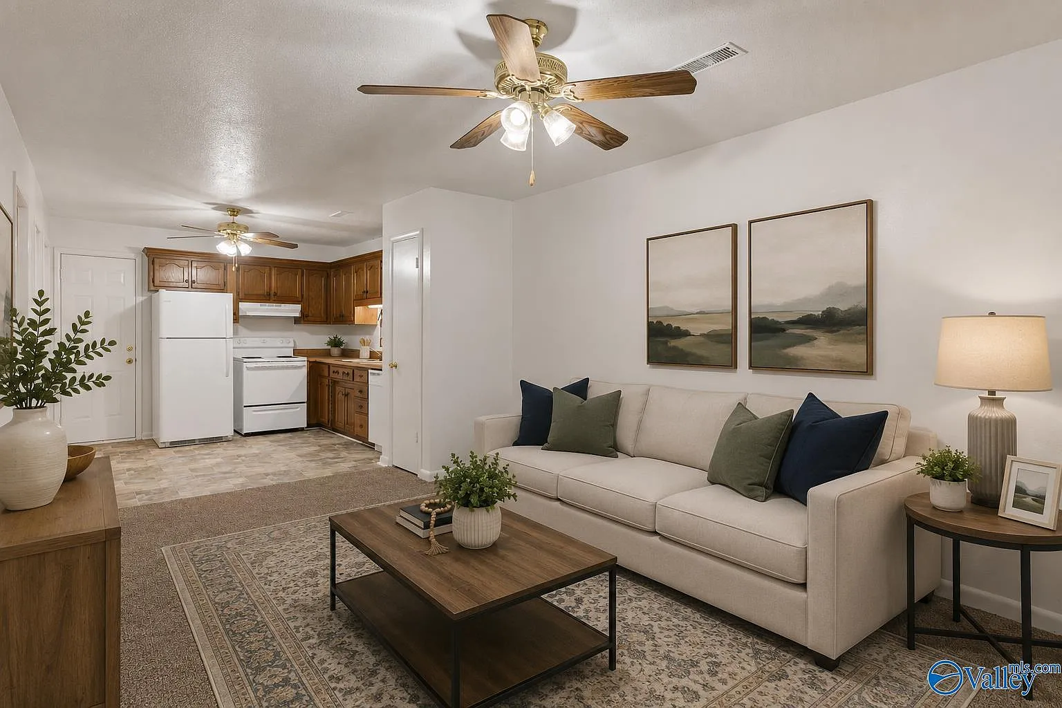 2 bed, 1.0 bath, 875 sqft, $975 — Photo 1