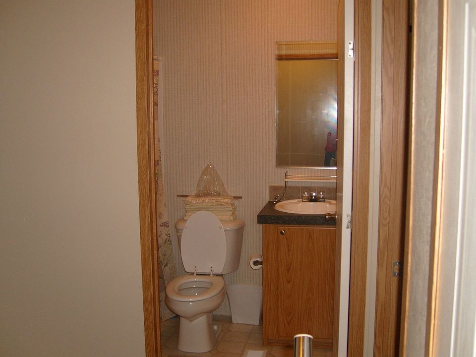 Hall Bathrrom 