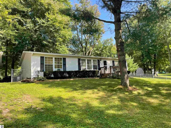 9251 East St, Lake, MI 48632