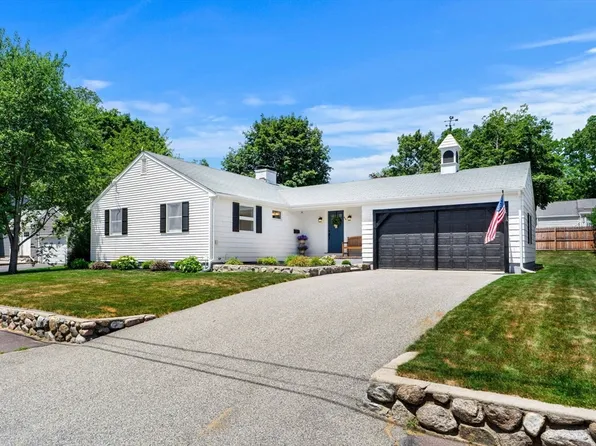 46 Woodcrest Dr, Wakefield, MA 01880