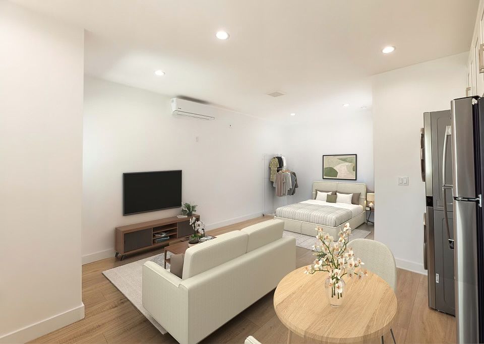 5162Packard open floorplan studio