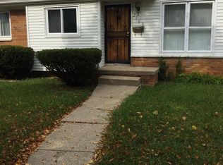 2102 Castle Ln, Flint, MI 48504