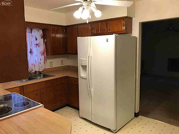 5th image of 5109 Glen Cove Ln