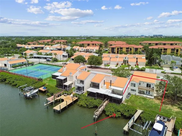 4304 Harbor House Dr, Tampa, FL 33615