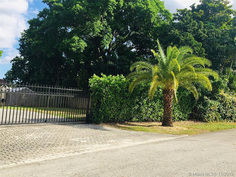 2nd image of 19500 SW 127th Ct