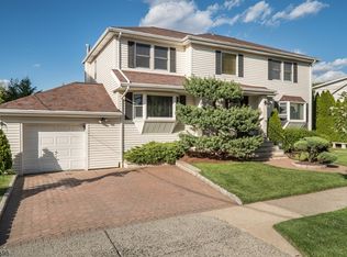 719 3rd Ave, Lyndhurst, NJ 07071