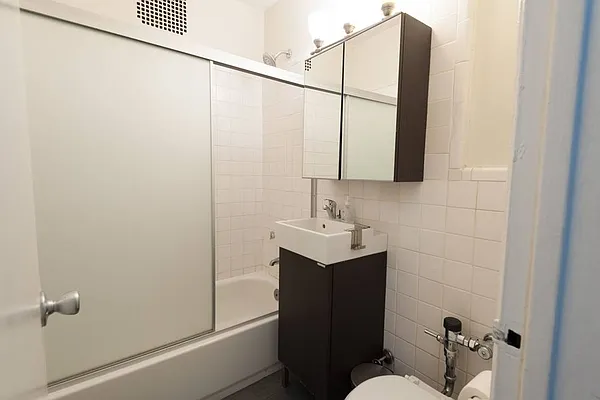 Rented by REAL New York | media 23