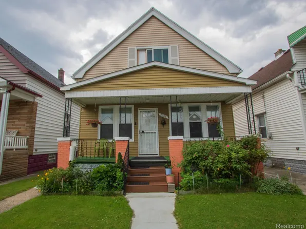 2288 Evaline St, Hamtramck, MI 48212