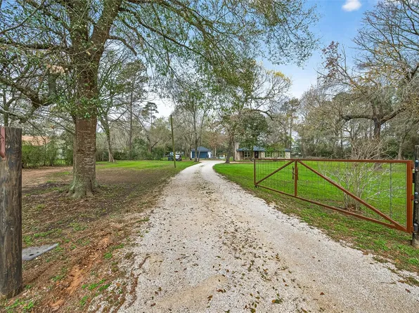 31915 Debbi Ln, Magnolia, TX 77355