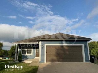 209 S Walker St, Pleasant Hill, MO 64080
