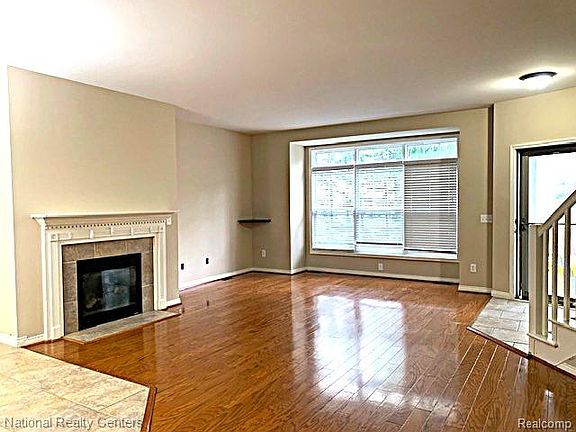 4th image of 11695 Squiers Blvd