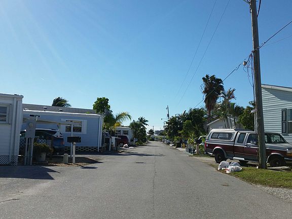 4th image of 20 Emily Ln