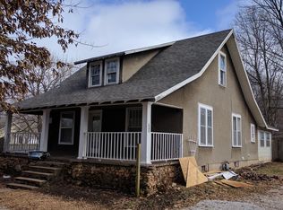 1045 W Linwood St, Springfield, MO 65807