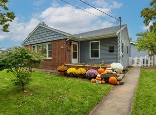 1885 Marion St, Dubuque, IA 52003