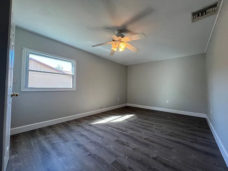 2443 Duke Ln — Photo 24