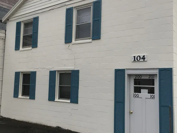 East Washington 104 Apts, 104 E Washington St #100-A, Shepherdstown, WV 25443