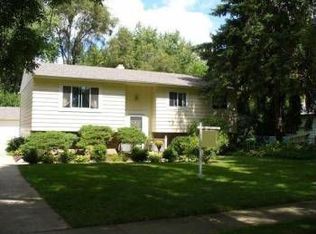 30W270 Allister Ln, Naperville, IL 60563
