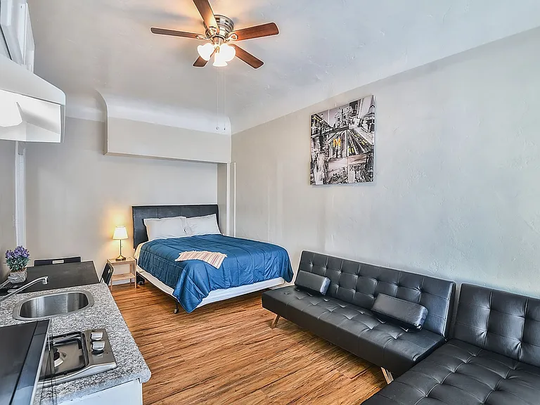 MacArthur Park Apartments — Photo 8