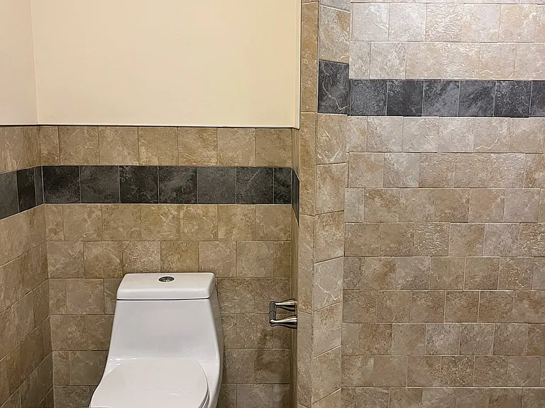 Holly Brook Apartments — Photo 43