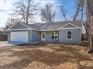 1200 S Vicksburg St, Marion, IL 62959