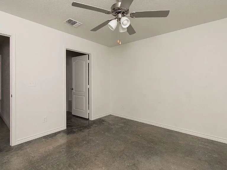 1004 Barbara Jordan St #B — Photo 15