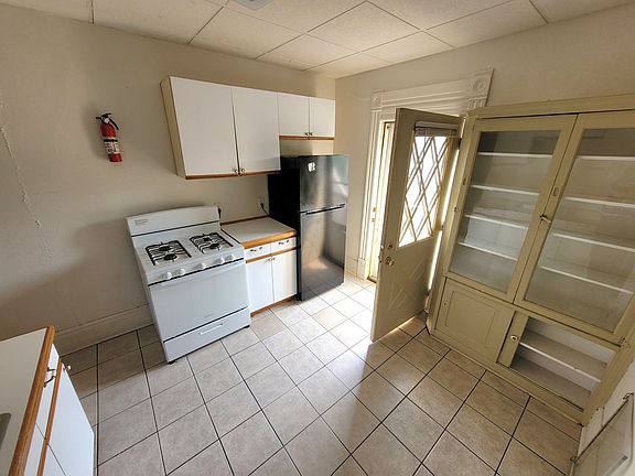 4th image of 512 6th St S #512