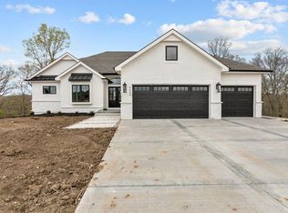 8714 N Farley Ave, Kansas City, MO 64157