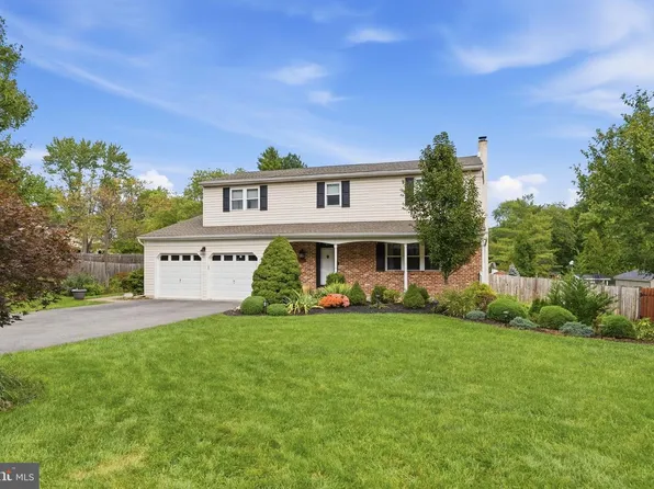 2120 Rebecca Dr, Hatfield, PA 19440